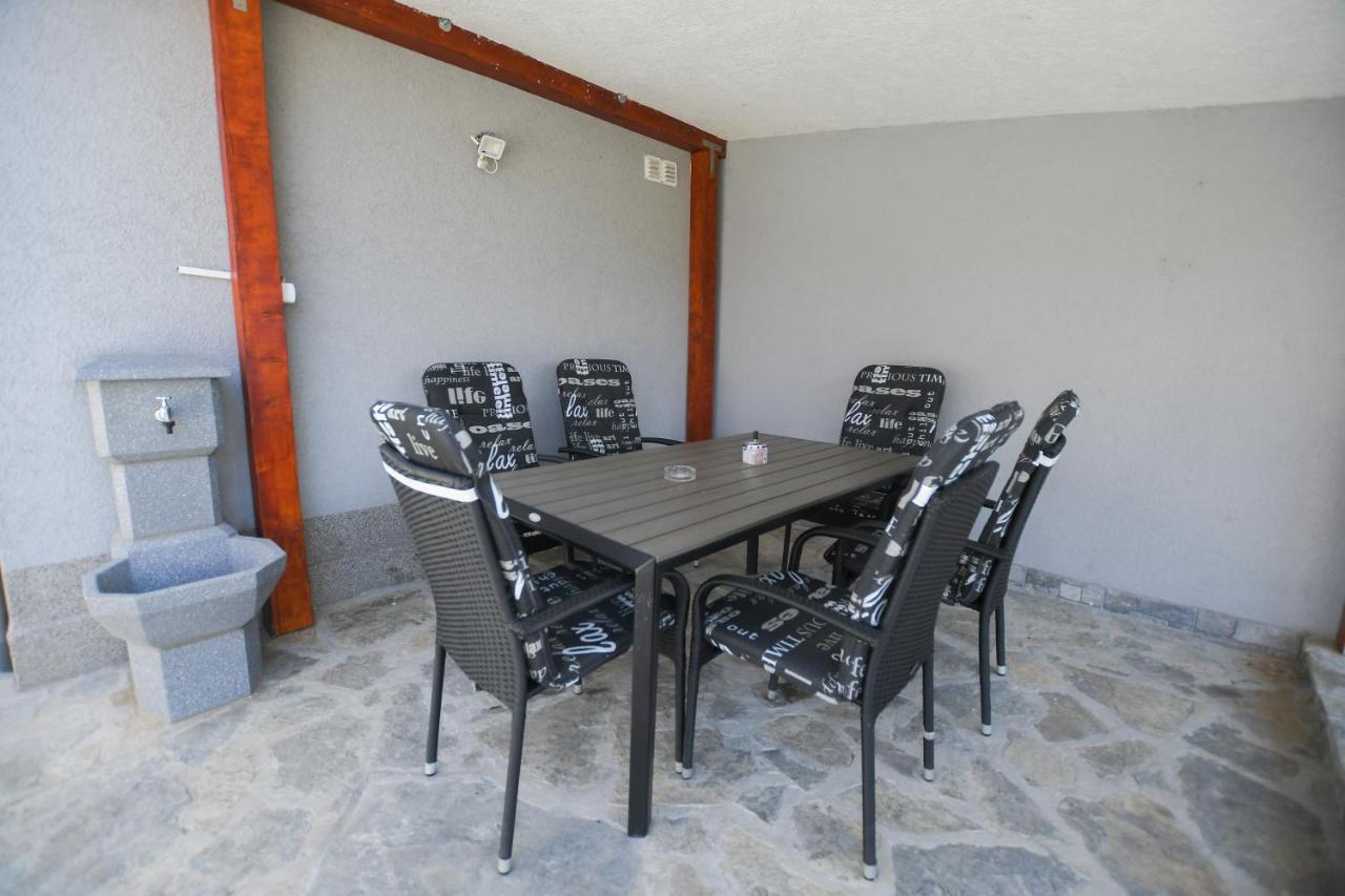 Relax Apartmani Кладово Экстерьер фото