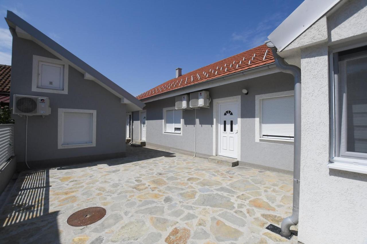 Relax Apartmani Кладово Экстерьер фото